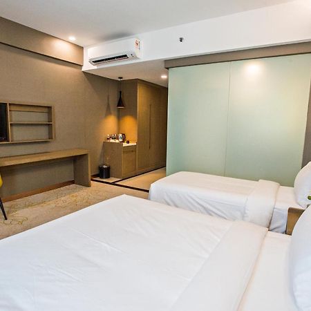 Grand Flora Hotel Malacca Bagian luar foto