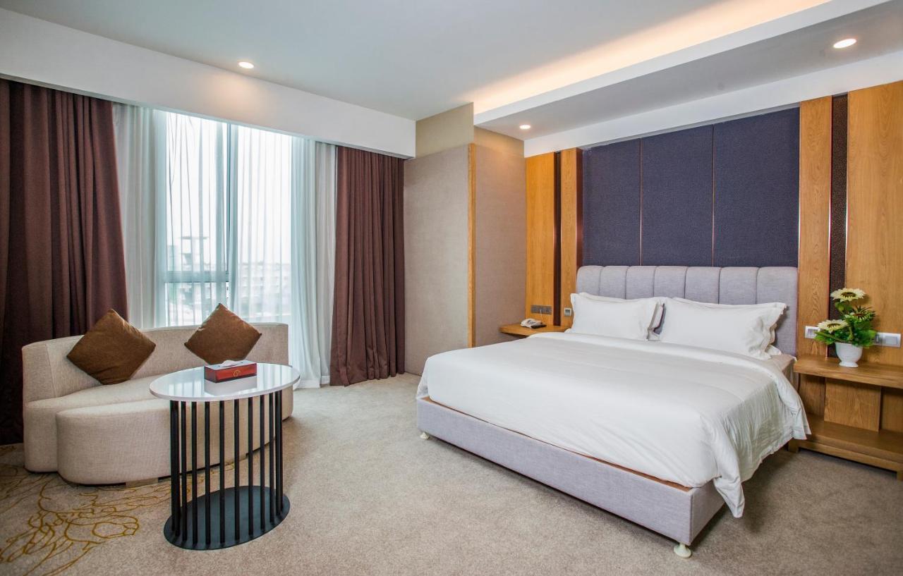 Grand Flora Hotel Malacca Bagian luar foto