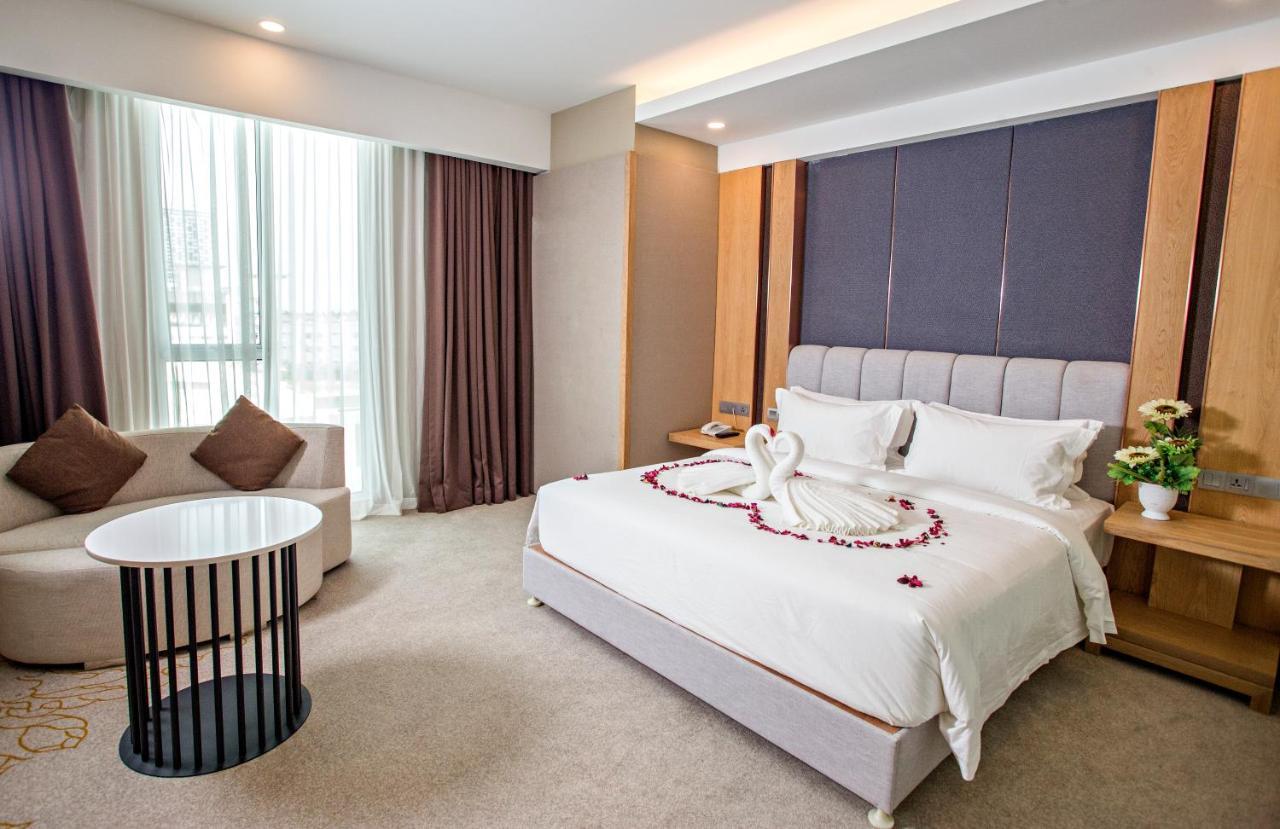 Grand Flora Hotel Malacca Bagian luar foto